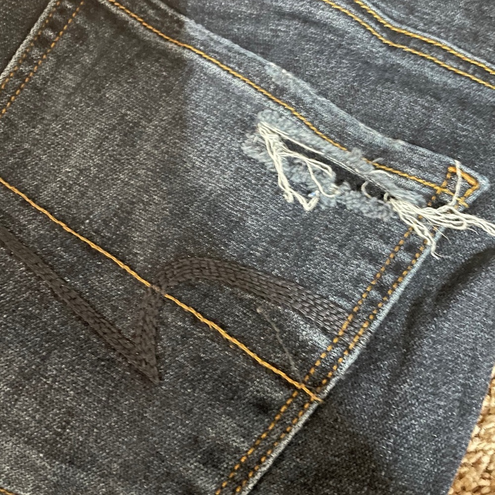 AE Ripped Jeans - Picture 3 of 6